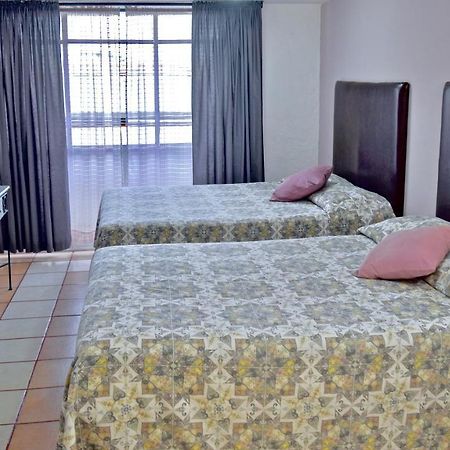 Hotel Posada Centenario 익스미킬판 외부 사진