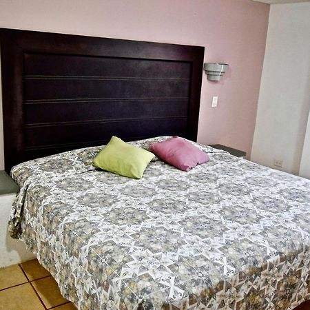 Hotel Posada Centenario 익스미킬판 외부 사진
